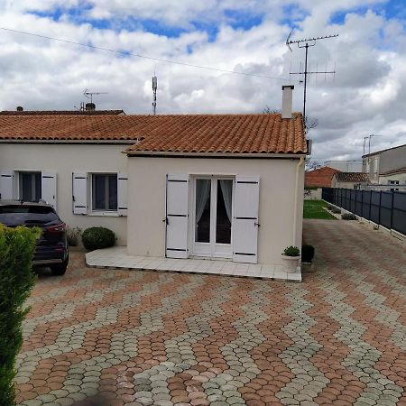Maison Plain Pied Avec Jardin, Terrasse Et Veranda Cognac Exterior photo